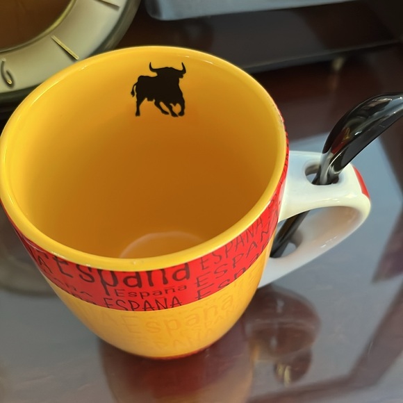 Toro ruckus coffee mug in excellent condition. - Picture 2 of 7